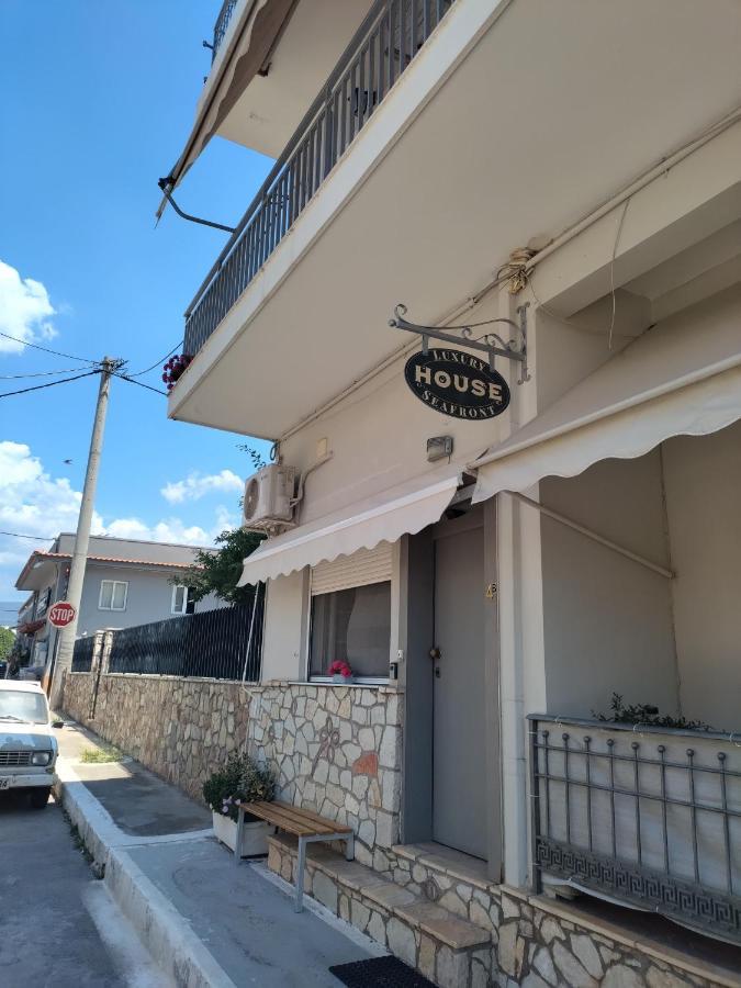Apartmán Luxury Seafront House Nearby Delphi Kirra Exteriér fotografie